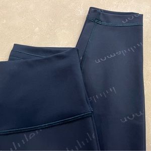 Wunder Train High Rise Tight. Special edition. Embossed lulu. Color: Submarine